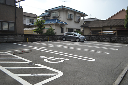 駐車場も10台分ご用意しております。